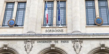 Universités : un rapport préconise de quintupler les frais d’inscription pour atteindre 900 euros pour une licence et 1 300 euros pour un master