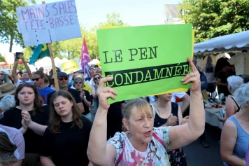 À gauche comme à droite, tout le monde dézingue la candidature de Marine Le Pen après sa condamnation