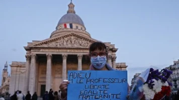 Pourquoi l'éventuelle entrée au Panthéon de Samuel Paty divise le corps enseignant et le monde politique