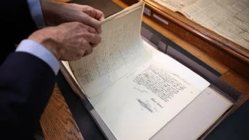 Le manuscrit de "L'Etranger" d'Albert Camus entre à la Bibliothèque nationale de France
