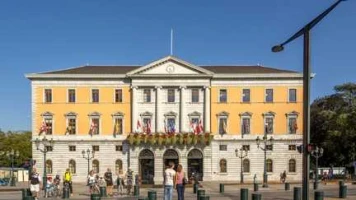 Reporters sans frontières accuse la mairie d'Annecy d'avoir tenté d'étouffer une affaire de viol mettant en cause le premier adjoint au maire