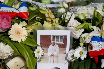« Nous sommes liés par cet événement » : dix ans après, comment l’assassinat du père Hamel a bouleversé les catholiques de France