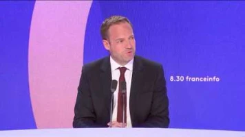 "Il ne faut pas toujours tout attendre de la chose publique" : le ministre délégué Jean-Didier Berger répond aux critiques sur la non distribution de lunettes pour l'éclipse