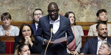 Des députés noirs de LFI portent plainte après avoir reçu un courrier raciste inspiré de « Tintin au Congo »