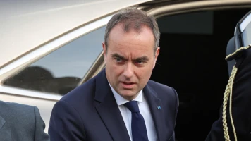 « Il faut se méfier des gens qui ne veulent pas y aller » : l’hypothèse Lecornu, recours du bloc central