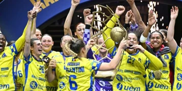 Metz terrasse le mastodonte Györ et décroche la première Ligue des champions féminine du handball français