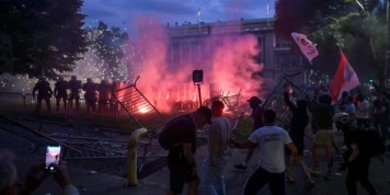 A Belgrade, plus de 180 000 manifestants réclament des élections pour relancer le mouvement anticorruption