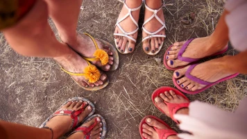 L’été pointe le bout de son nez mais il est encore temps de préparer vos pieds aux sandales