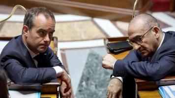 Avec les incendies en Gironde et dans les Landes, le gouvernement se retrouve sous pression