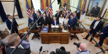 Comment Donald Trump parle de la guerre en Iran (et se contredit) : « Le Monde » a analysé 100 jours de discours