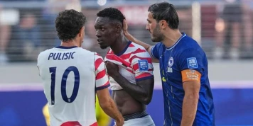 La suspension de l’attaquant américain Folarin Balogun levée par la FIFA à la veille du huitième de finale, à la demande de Donald Trump