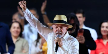 Au Brésil, Lula officialise sa candidature à l’élection présidentielle