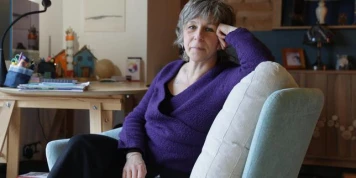 La romancière Agnès Ledig rend sa Légion d’honneur pour protester contre la loi d’urgence agricole