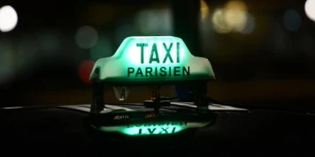 La plateforme Uber condamnée pour concurrence déloyale après avoir détourné les lumineux des taxis parisiens