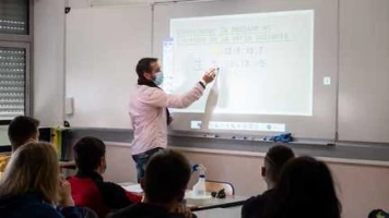 Les enseignants gagnaient en moyenne 3 090 euros en 2024, selon une étude du ministère de l'Education nationale