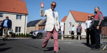 Nigel Farage réélu député à Clacton-on-Sea, dans le sud-est de l’Angleterre, face au « comte à tête de poubelle »