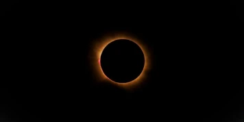 « J’étais au bord des larmes » : l’éclipse solaire, un bref moment de « communion » pour des millions de curieux, en Espagne et en France