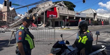 Aux Philippines, trois morts dans un puissant séisme, alerte au tsunami dans le Pacifique