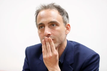 Après Édouard Philippe, Raphaël Glucksmann victime d’«opérations de déstabilisation» attribuées aux Russes