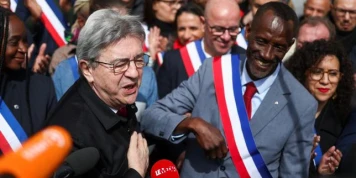Présidentielle 2027 : Jean-Luc Mélenchon tient son premier meeting de campagne, dimanche à Saint-Denis