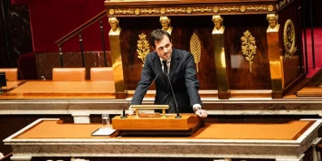Incendies : quand les futurs ministre délégué à la transition écologique et maire de Bordeaux votaient contre une hausse des moyens pour les pompiers