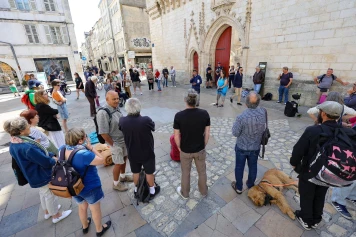 Les arrêtés anti-mendicité se multiplient avant l’été, malgré l’alerte du Conseil de l’Europe