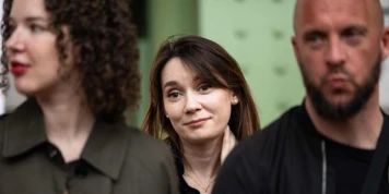 Xenia Fedorova, chroniqueuse dans des médias Bolloré, est « une propagandiste patentée » qui « sert la soupe de Vladimir Poutine », accuse Jean-Noël Barrot