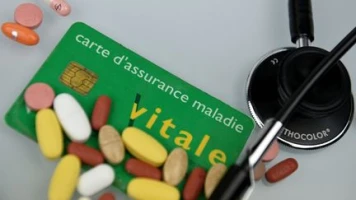 Face au déficit de la Sécurité sociale, la Cour des comptes propose de récupérer l’argent dû sur les comptes bancaires des patients