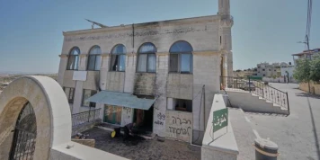 Cisjordanie occupée : huit pays musulmans accusent Israël après des attaques contre des mosquées