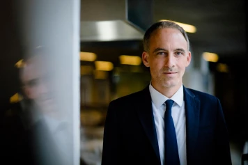 Raphaël Glucksmann propose un « contrat patriotique » aux Français : les extraits exclusifs de son livre