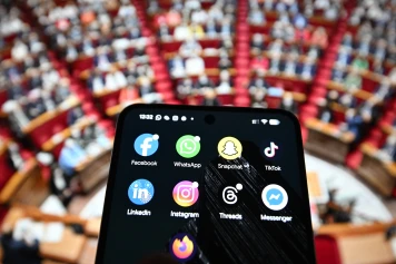 Réseaux sociaux : députés et sénateurs s’accordent sur une interdiction totale aux moins de 15 ans