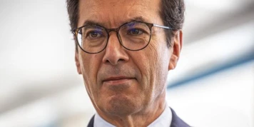 Jean-Pierre Farandou, ministre du travail : « On ne peut pas arrêter la France à partir de 30 °C »