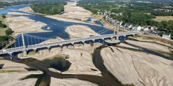 Canicule : 43 départements en vigilance orange mardi, des températures maximales attendues entre 35 ºC et 37 ºC