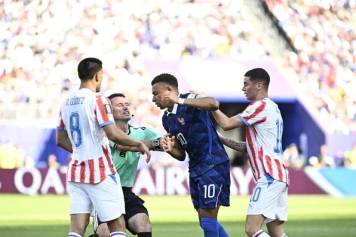 La sénatrice paraguayenne ayant tenu des propos racistes à l'encontre de Kylian Mbappé lui demande de s'excuser et l'accuse de « violence de genre »