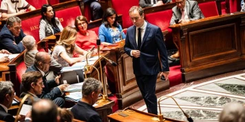 Les canicules et les incendies menacent l’objectif de réduction du déficit en France
