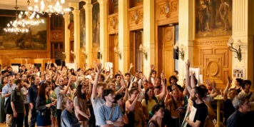 Après les canicules, les militants du climat espèrent un regain de mobilisation : « Il faut que la société se réveille »