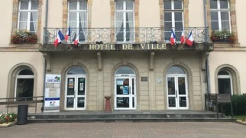En Moselle, un conseiller municipal RN de Saint-Avold démissionne après avoir été filmé en train de chanter "Maréchal, nous voilà"