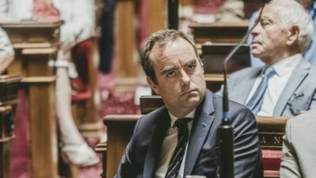 Sébastien Lecornu promet l'examen d'un texte du PS sur l'adaptation au changement climatique, pour le dissuader de voter la motion de censure des Ecologistes
