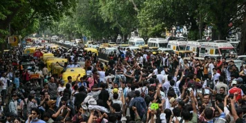 « En Inde, loin de verser dans la violence, les jeunes manifestants ont opté pour le rire, la danse et le chant »