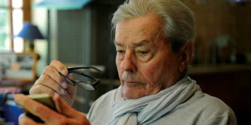 Alain Delon, l'homme sans famille