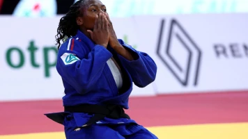 Agbégnénou triomphe au Grand Slam de Paris et égale le record de Riner et Décosse