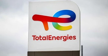 Total Energies annonce un bénéfice record en 2023 dans un contexte de croissance des hydrocarbures et d'évolution des énergies renouvelables
