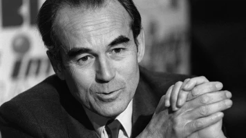 Robert Badinter: Juriste et Avocat, Champion de l'Abolition de la Peine de Mort