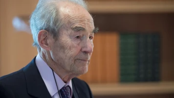 Robert Badinter: Artisan de l'abolition de la peine capitale, décède à 95 ans