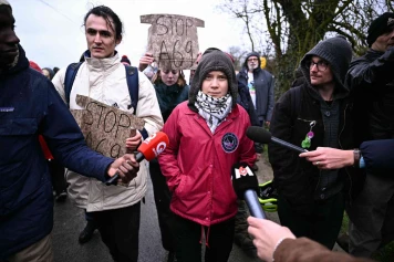 Greta Thunberg proteste contre le projet d'autoroute A69 à Toulouse