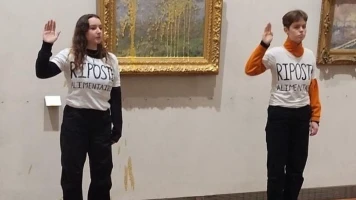 Riposte Alimentaire: Action Révolutionnaire Post-Joconde au Louvre