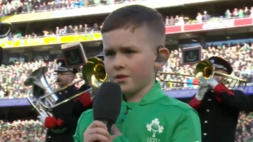 Stevie Mulrooney, 8 ans, émeut l'Irlande en chantant l'hymne national