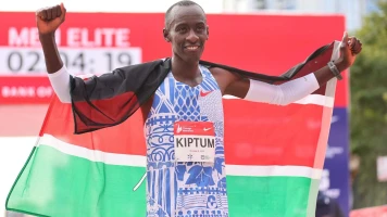 Kelvin Kiptum, détenteur du record du marathon, meurt à 24 ans dans un tragique accident de voiture