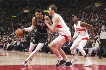 Victor Wembanyama réalise un triple-double historique en NBA