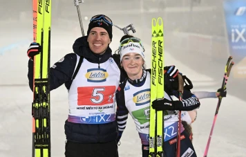 France remporte le titre mondial de biathlon, Italie et Norvège suivent